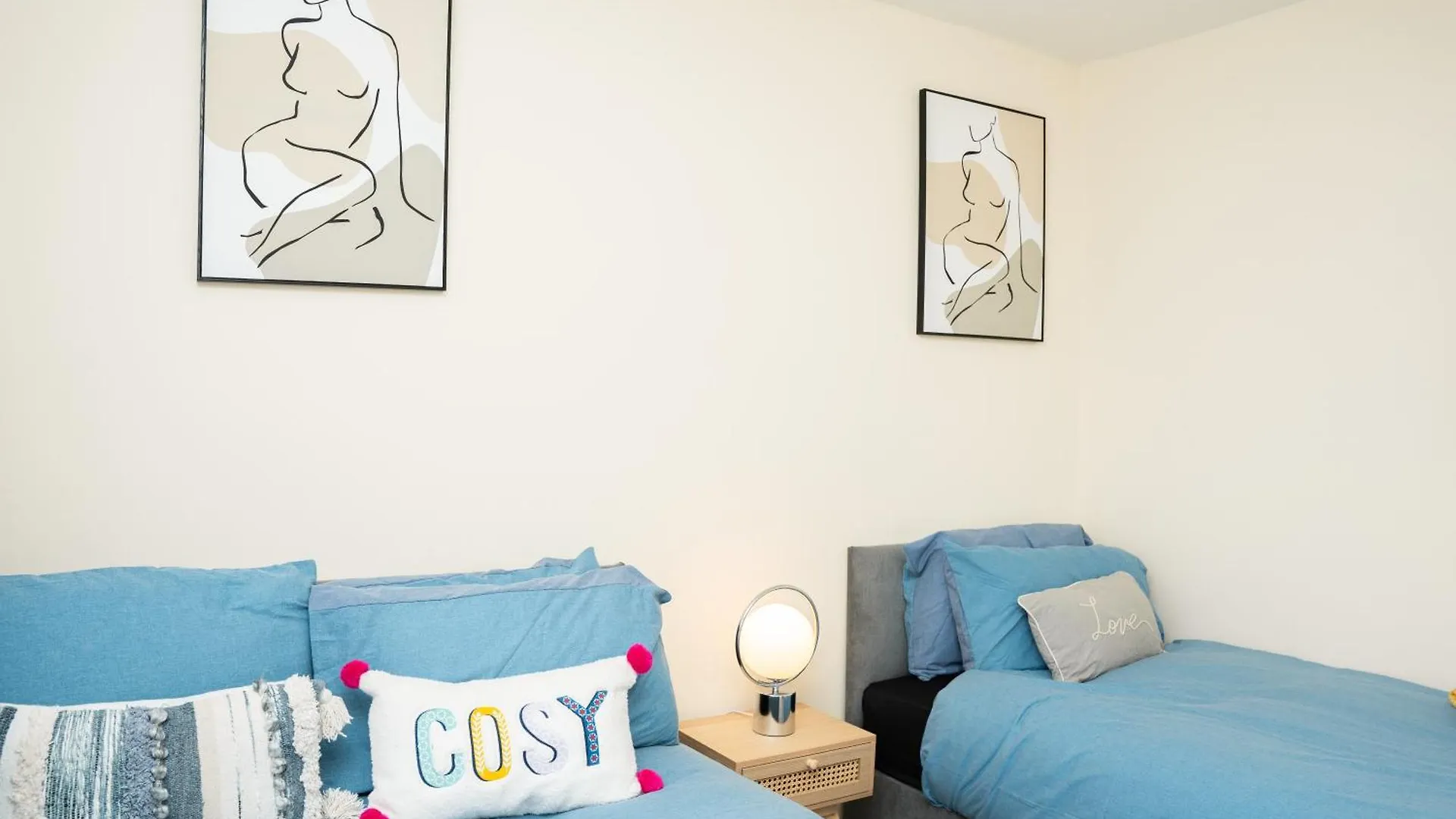 Contemporary Comfort Trendy Hideaway Robin Hood