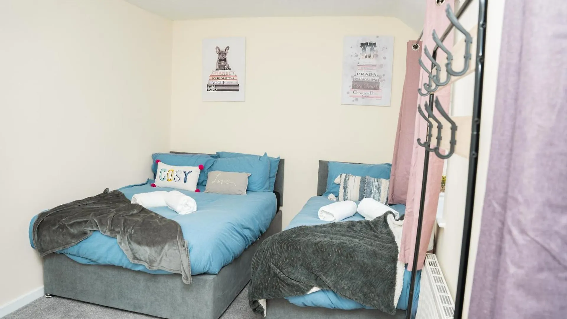 Contemporary Comfort Trendy Hideaway Robin Hood 0*,