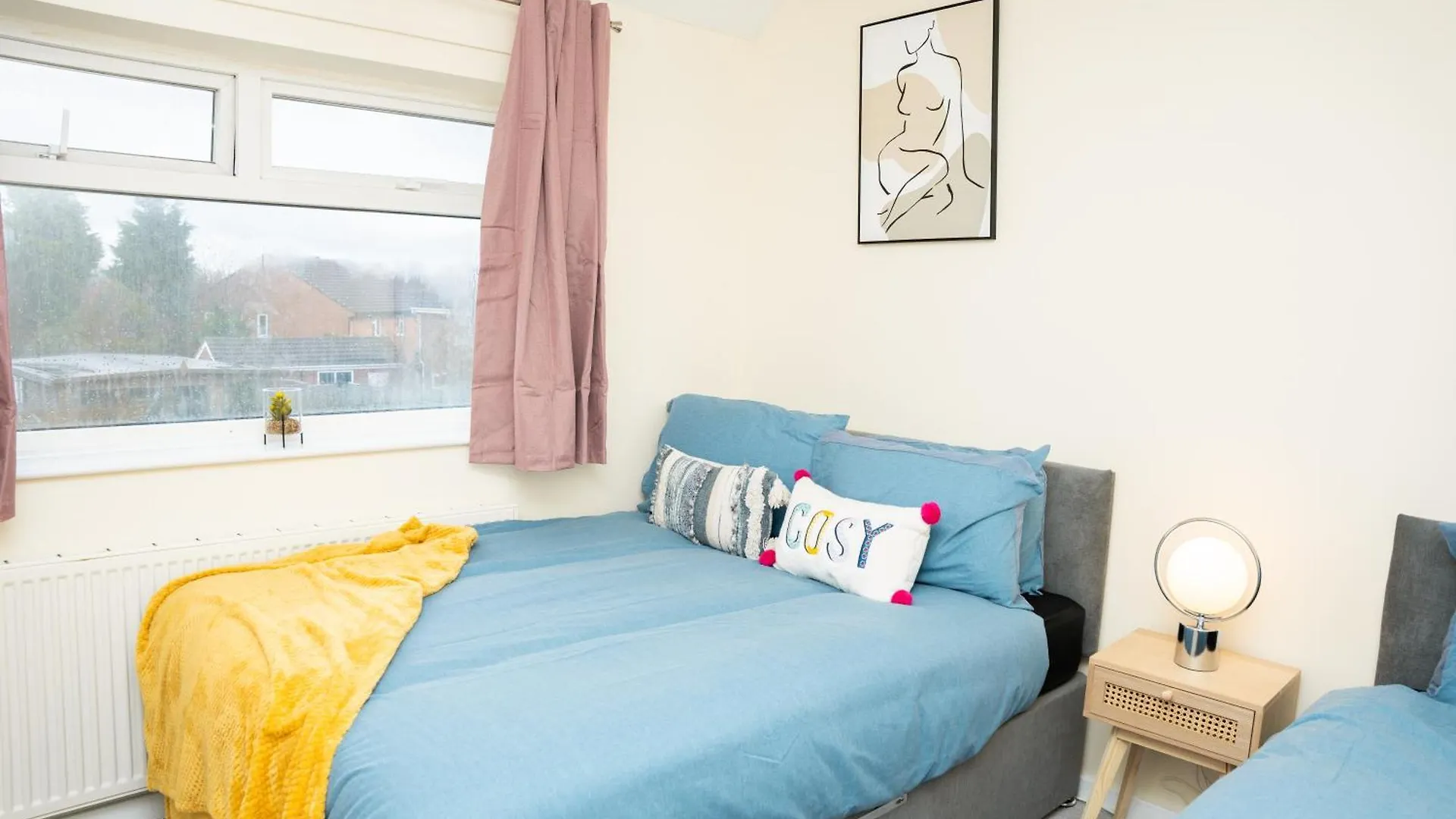 Contemporary Comfort Trendy Hideaway Robin Hood 0*,  Regno Unito